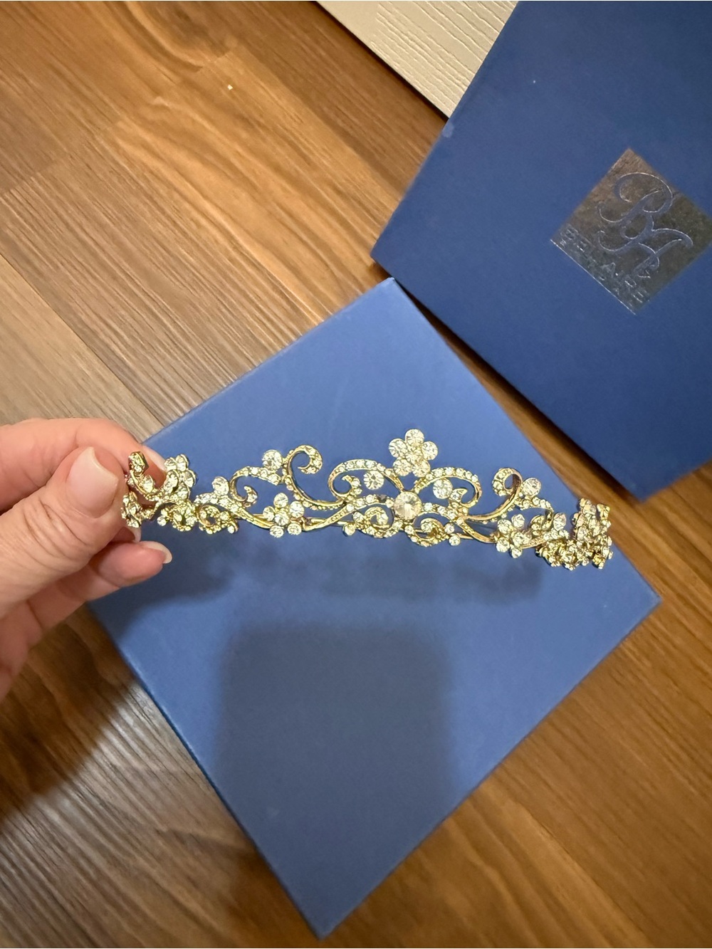 Bel Aire Bridal Gold Like New
Bridal Crown